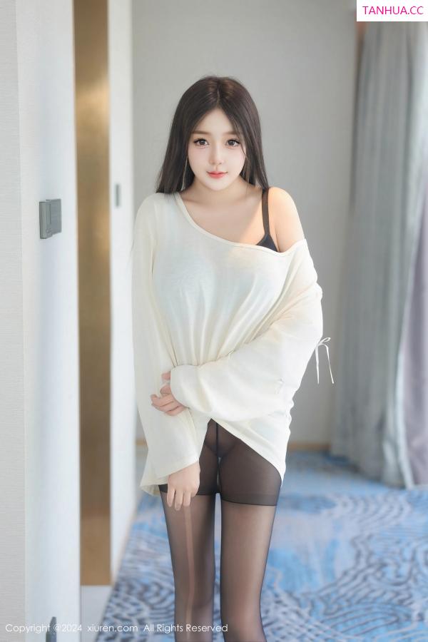   [XiuRen]高清写真图 2024.08.30 No.9089 柚柚小奶瓶 黑丝美腿第6张图片